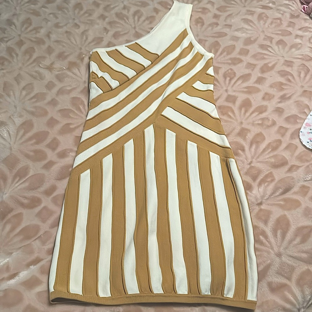 It’s a brand new dress but  no tag.
